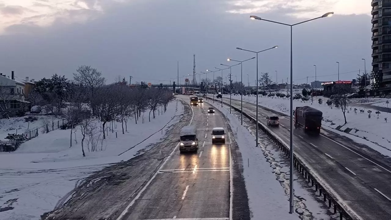 Türkiye genelinde kar, kuvvetli yağış ve fırtına bekleniyor 8