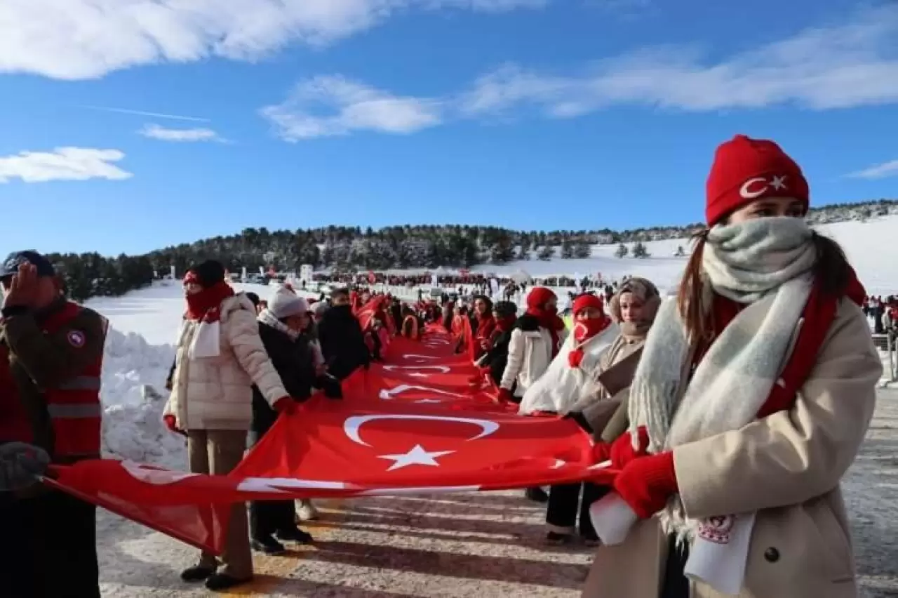 Binlerce kişi 111. yılında aynı yerde! "Türkiye Şehitleriyle Yürüyor" 2