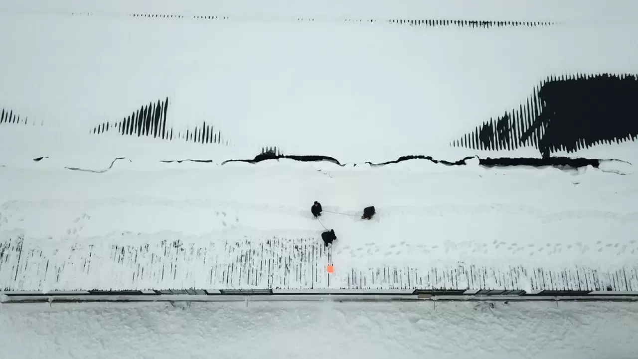 Ağrı’da kar yağışı tek katlı evleri beyaza bürüdü, ortaya kartpostallık görüntüler çıktı 4