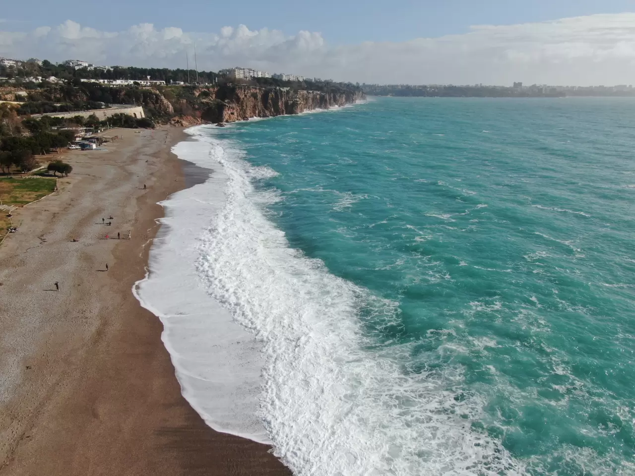 Fırtına sonrası Konyaaltı'nda ilginç görüntüler 8