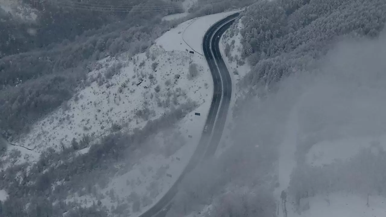 Bolu Dağı’nda kar etkisi: Ormanlar ve yollar aynı karede 6