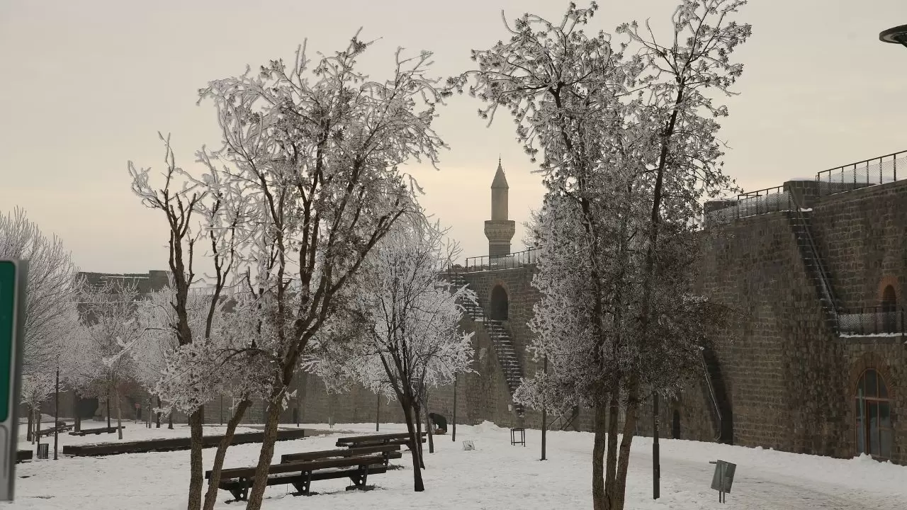 Diyarbakır’da görüş mesafesi metrelere düştü 4