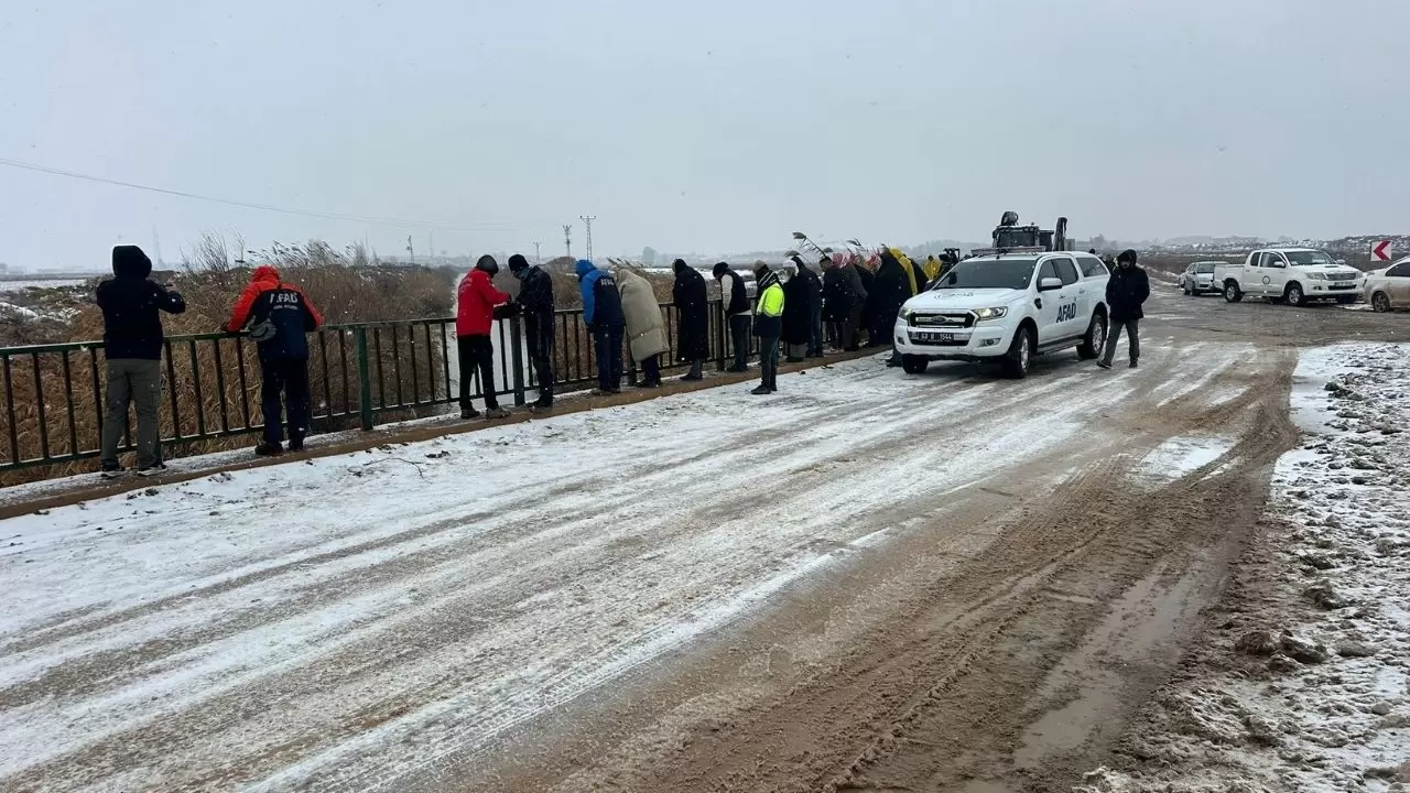 Harran’da sulama kanalına düşen araçta kayıp sürücü Halil Gündüz için seferberlik! 4