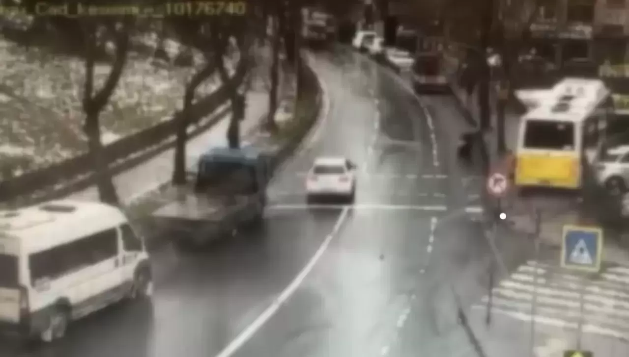 İETT ve metrobüs kazaları can sıkmaya başladı! İstanbullular tedirginlik içinde yolculuk ediyor 6