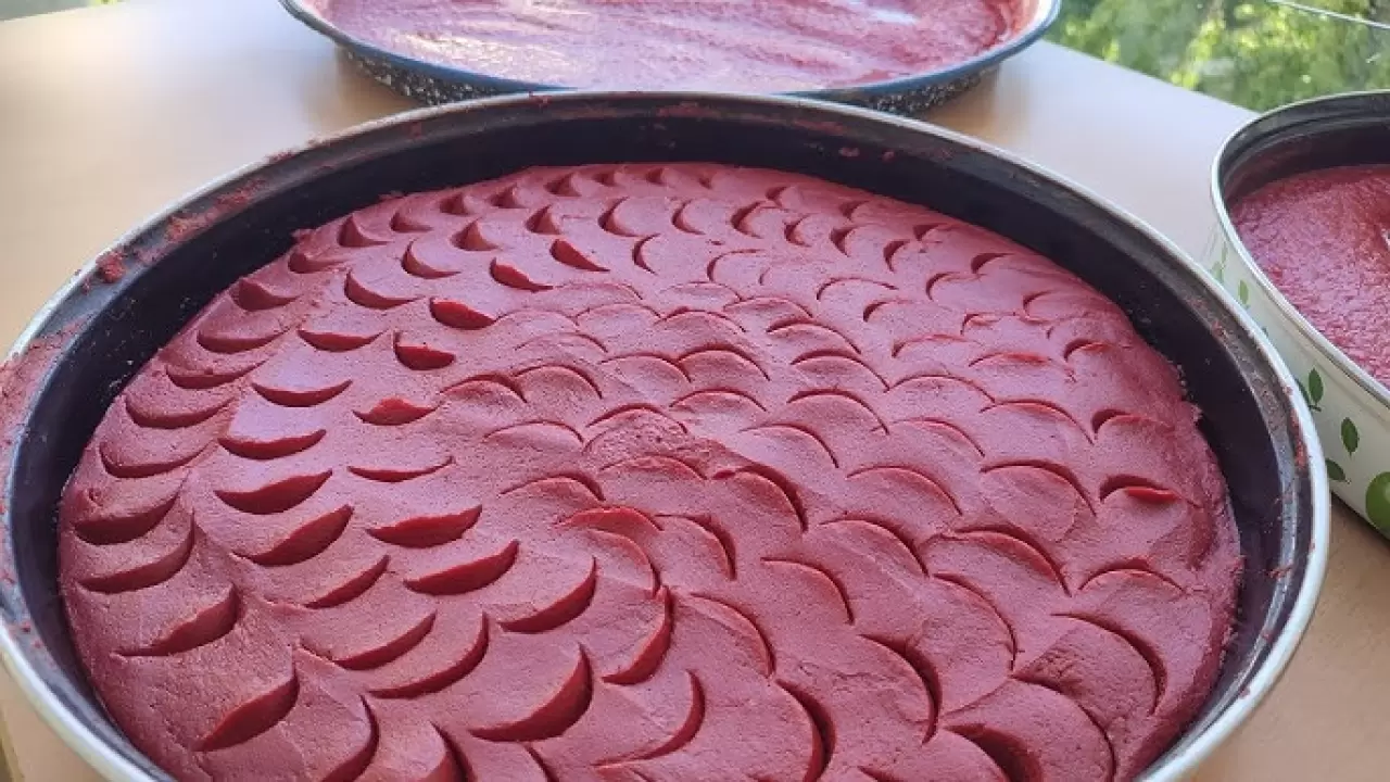 Gaziantepli köylüler de uyguluyor; Salçanın küf yapmasını ve bozulmasını önlüyor 4