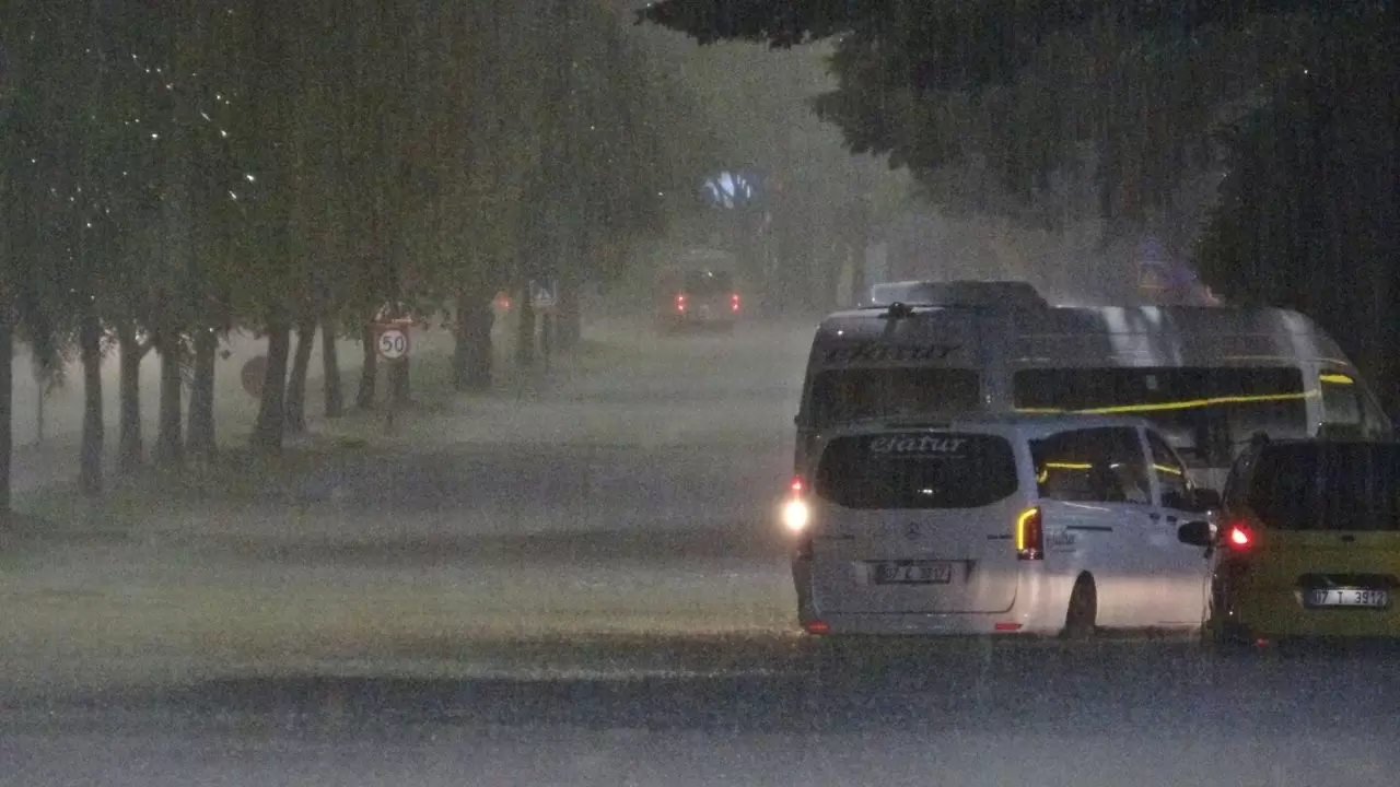Antalya'da sağanak ne zaman bitecek? 13