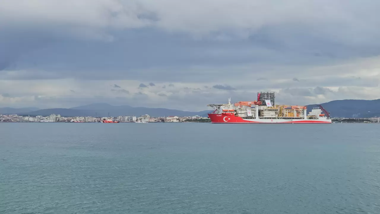Türk filosunun yeni gözdesi "Yıldırım" Çanakkale Boğazı'ndan geçti 5