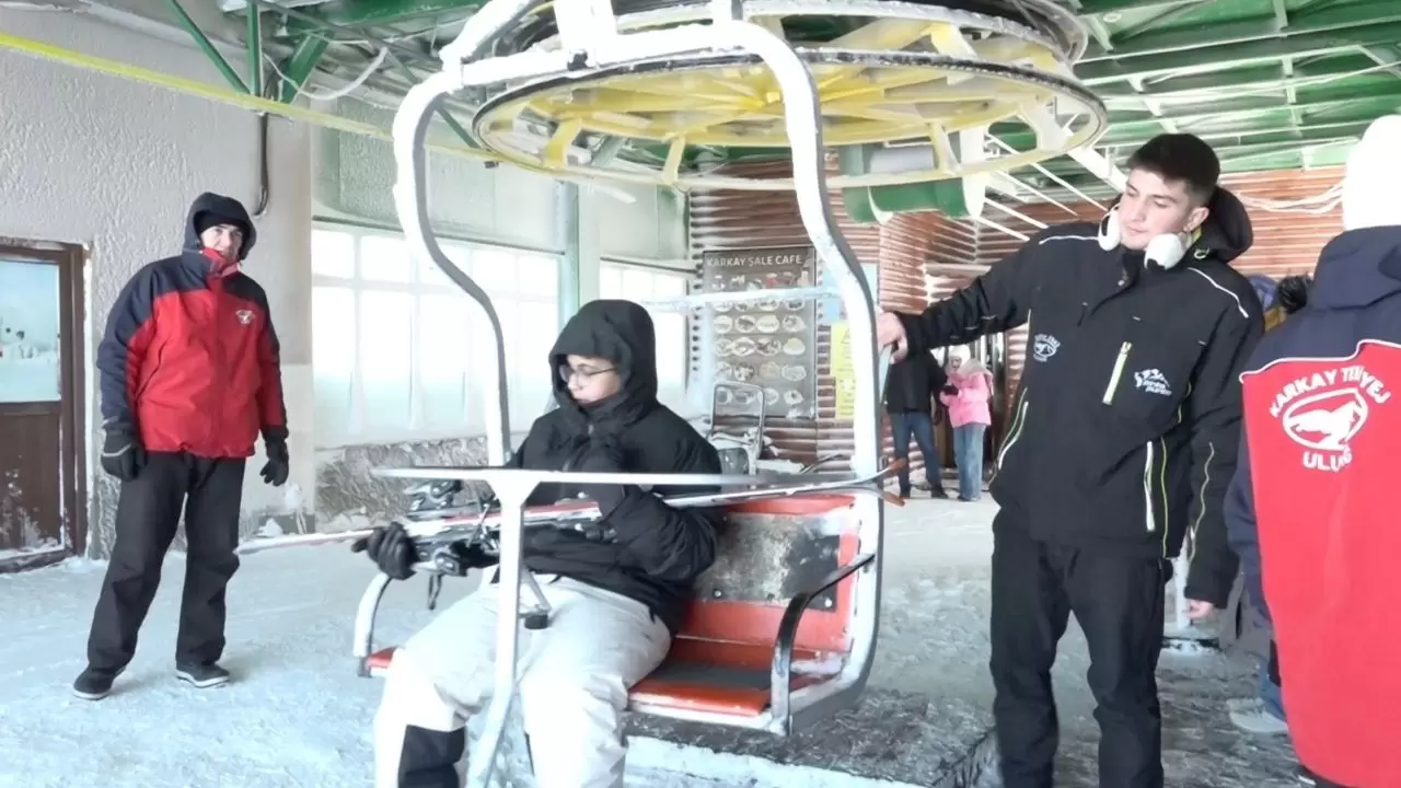 Zirvede fiyat uçurumu: Geceliği 42 bin TL’lik oteller ve poşetle kayan öğrenciler 5