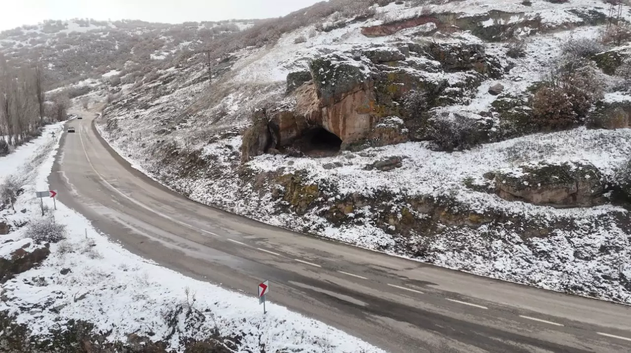 Yolcuların dinlendiği Kara Mağara'nın ismi değişse de izleri kaldı 2