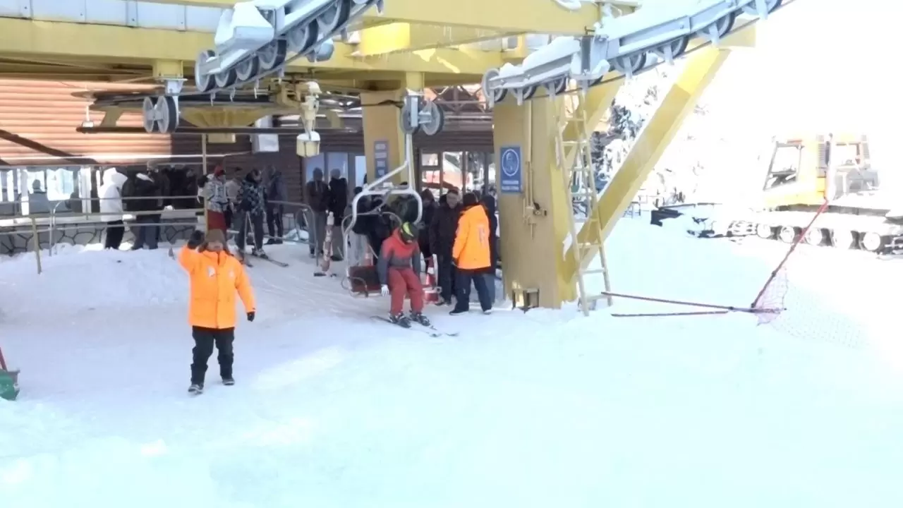 Zirvede fiyat uçurumu: Geceliği 42 bin TL’lik oteller ve poşetle kayan öğrenciler 9