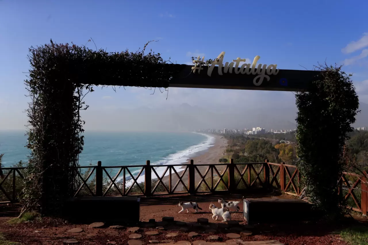 Fırtına sonrası Konyaaltı'nda ilginç görüntüler 6