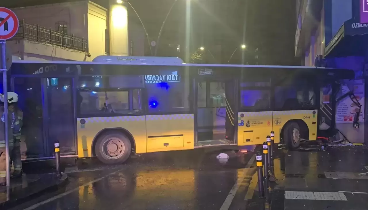 İETT ve metrobüs kazaları can sıkmaya başladı! İstanbullular tedirginlik içinde yolculuk ediyor 7