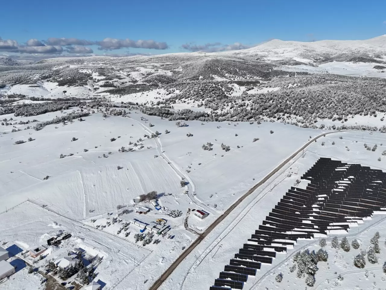 Uşak'ta kar yağışı sonrası kartpostallık manzaralar! İşte o eşsiz görüntüler! 7