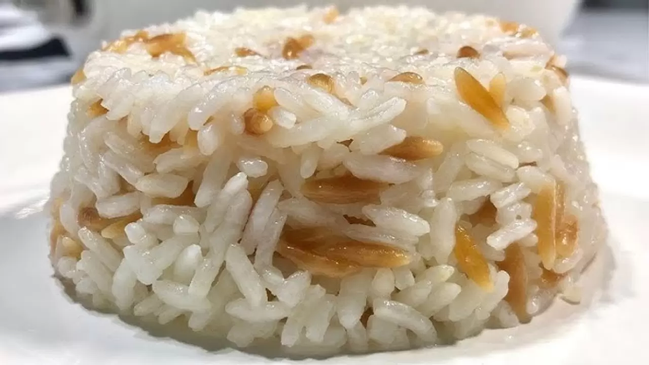 Pirinç pilavını tane tane yapan tüyo; Ayrıca pilav bembeyaz parlak oluyor 7