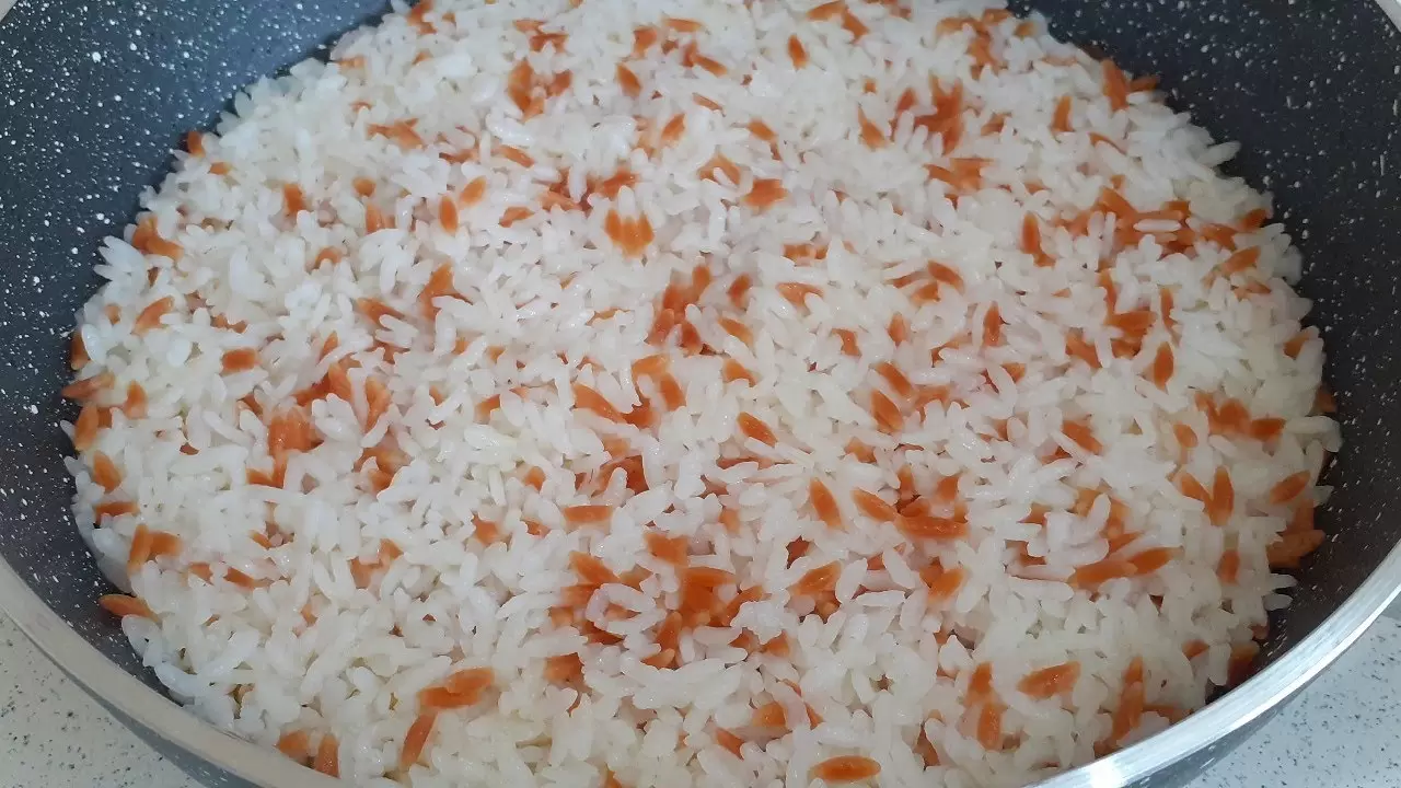 Pirinç pilavını tane tane yapan tüyo; Ayrıca pilav bembeyaz parlak oluyor 8