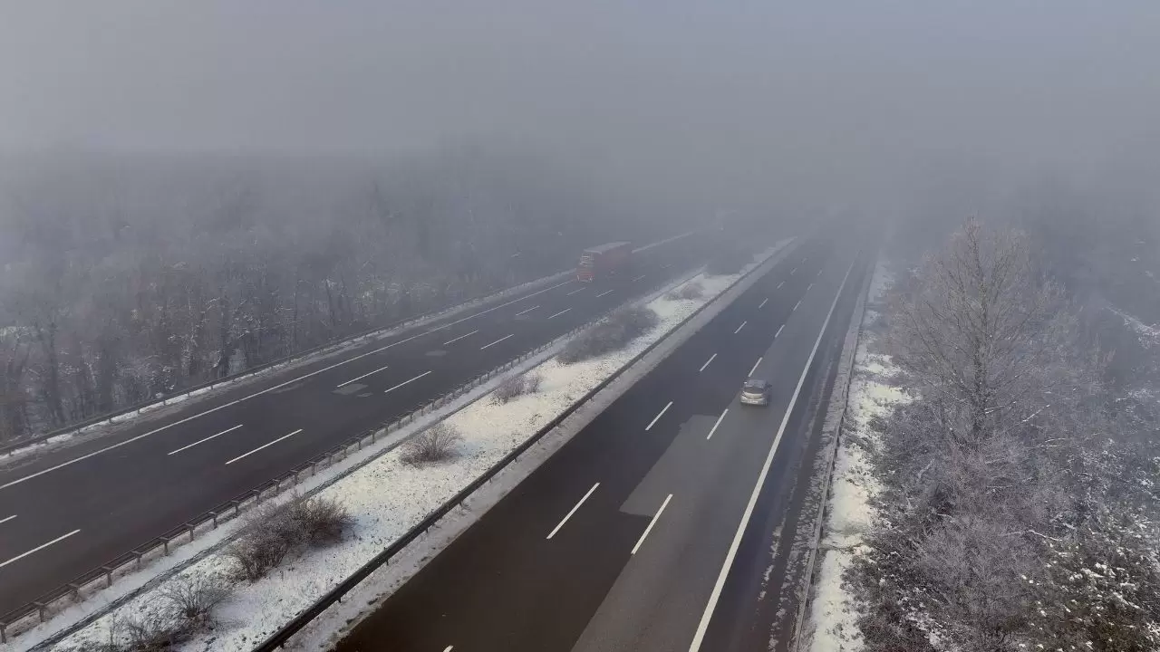 Sürücüler zor anlar yaşadı: Anadolu Otoyolu sisle kaplandı 1