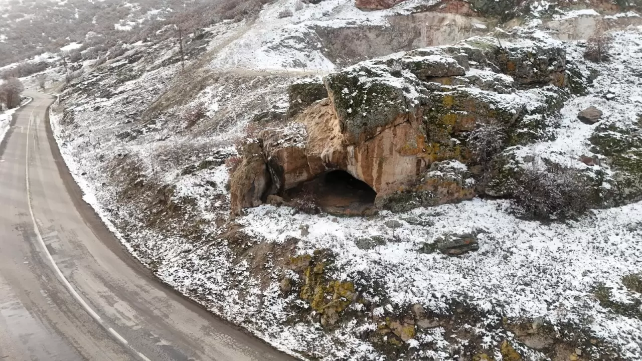 Yolcuların dinlendiği Kara Mağara'nın ismi değişse de izleri kaldı 4