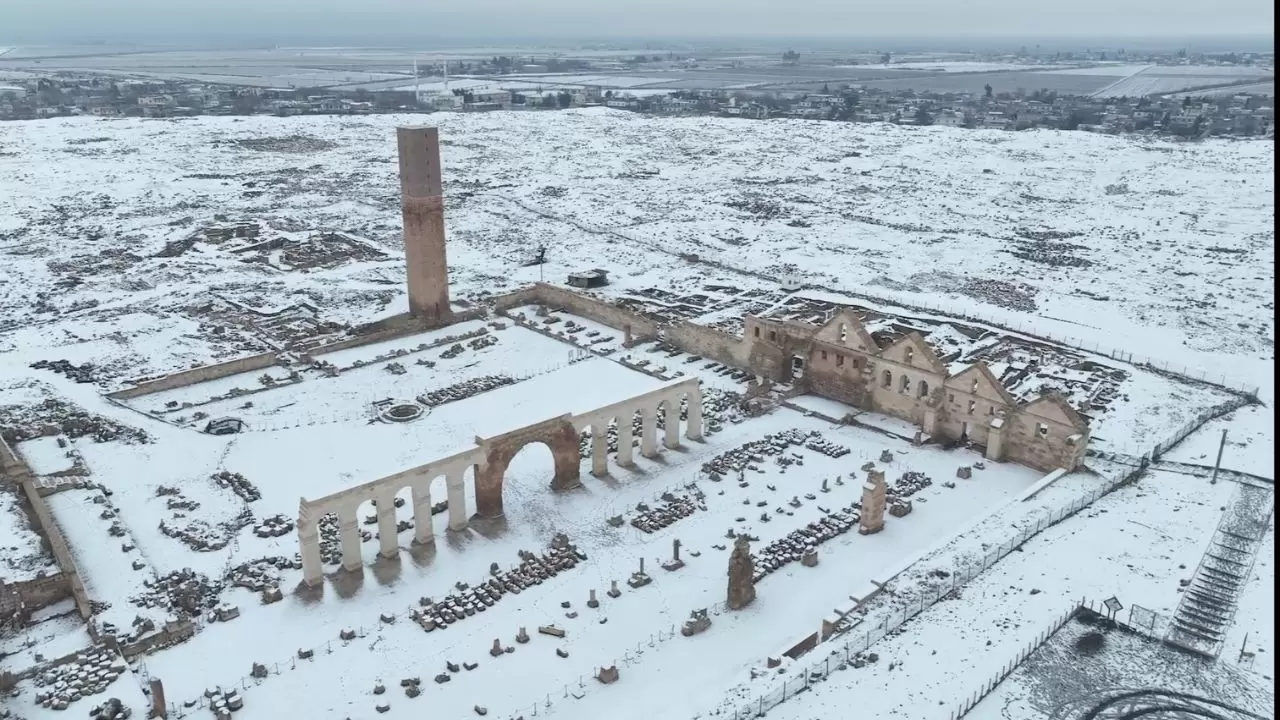 Harran’ın tarihi dokusuna kar rötuşu: İşte o görüntüler 3