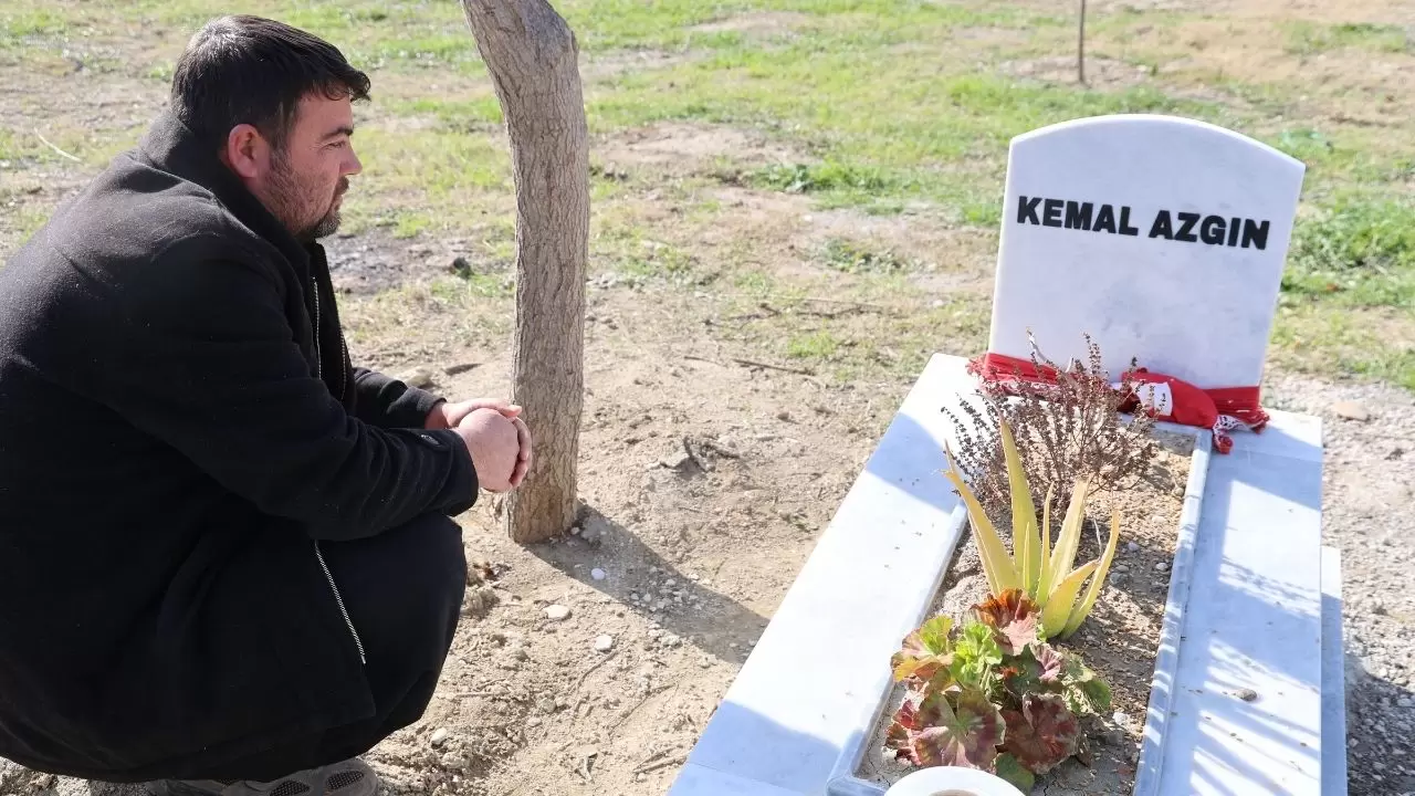 "Yapmayın dedik, dinlemediler": Kemal’in babası olay gecesi yaşananları mezarı başında anlattı 3