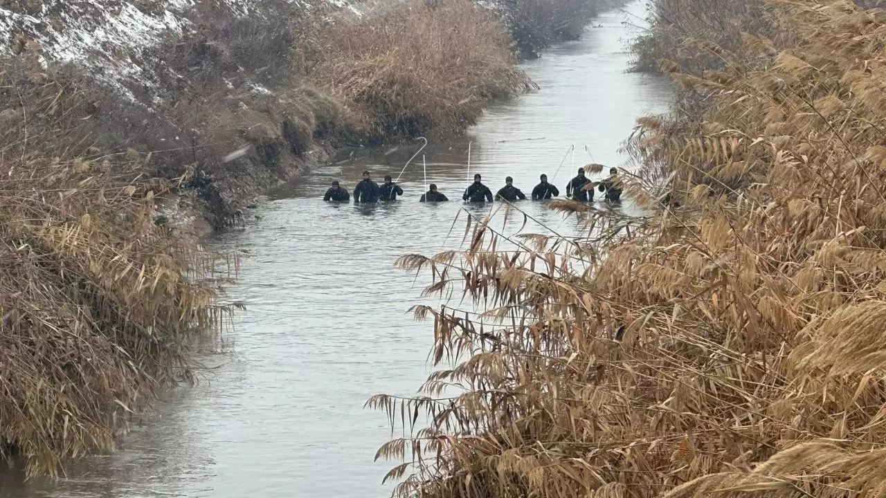 Harran’da sulama kanalına düşen araçta kayıp sürücü Halil Gündüz için seferberlik! 3