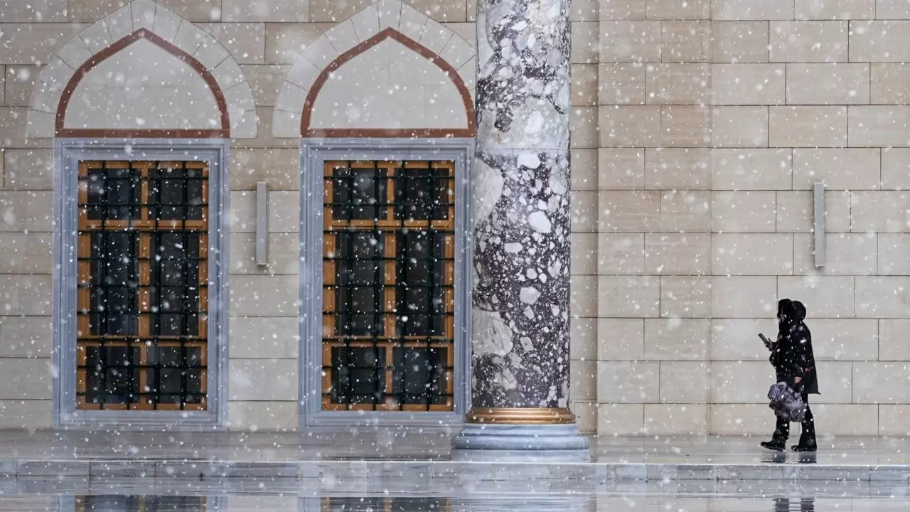 Kentin yüksek kesimlerinde kar, bazı ilçelerde sulu kar 2