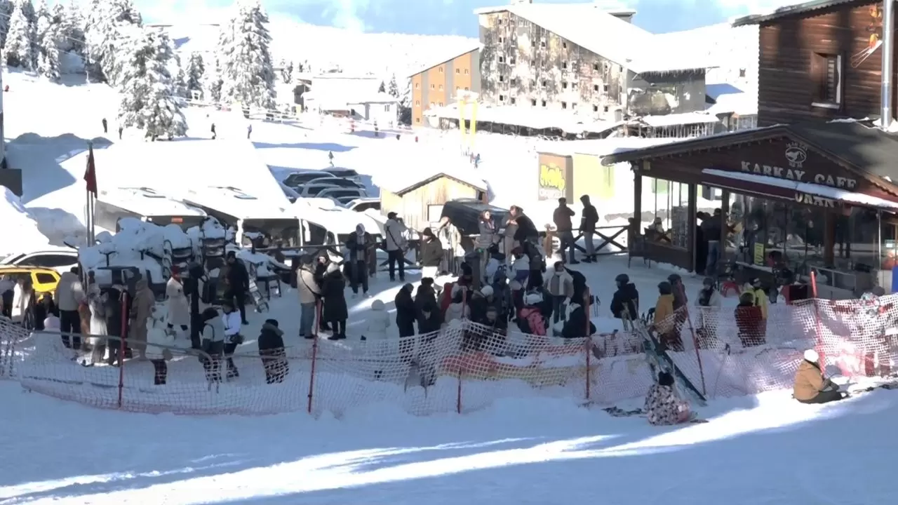 Zirvede fiyat uçurumu: Geceliği 42 bin TL’lik oteller ve poşetle kayan öğrenciler 10