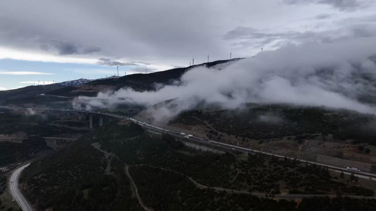 Tarsus-Adana-Gaziantep Otoyolu'nda sis alarmı: Trafik durma noktasında 2
