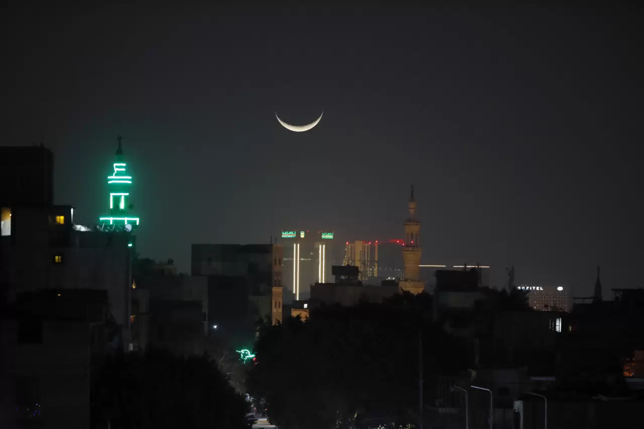 Hilal ve Muhammed Ali Camisi aynı karede 3