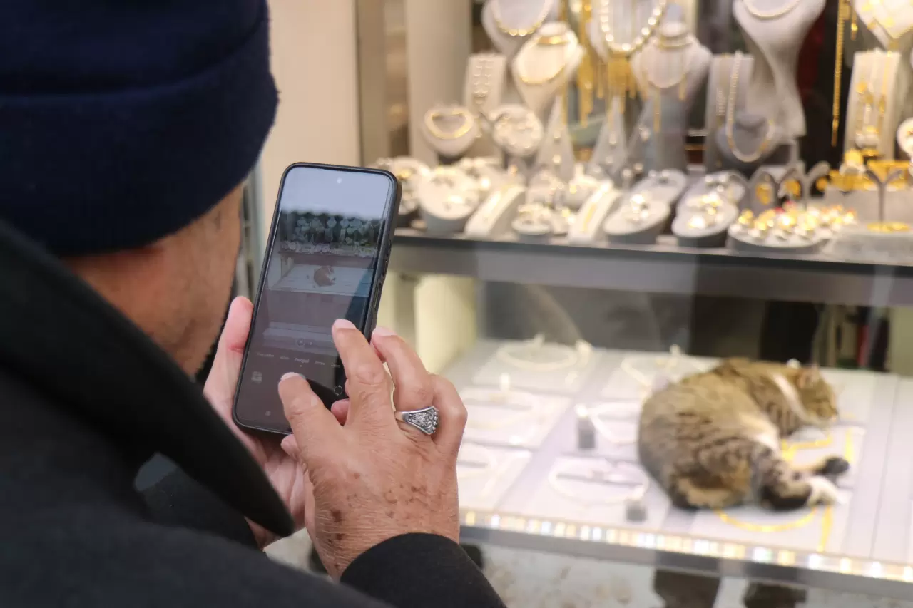 Sakaryalı kuyumcunun vefalı mesai arkadaşı 4