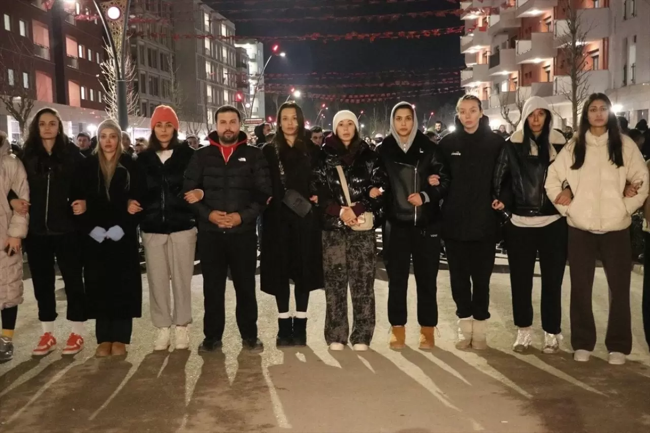 11 ilde sessiz yürüyüş, tek yürek dua: 6 Şubat unutulmadı 19