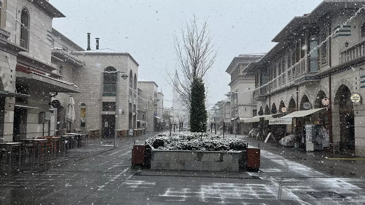 Kent merkezi kısa sürede beyaza büründü 4