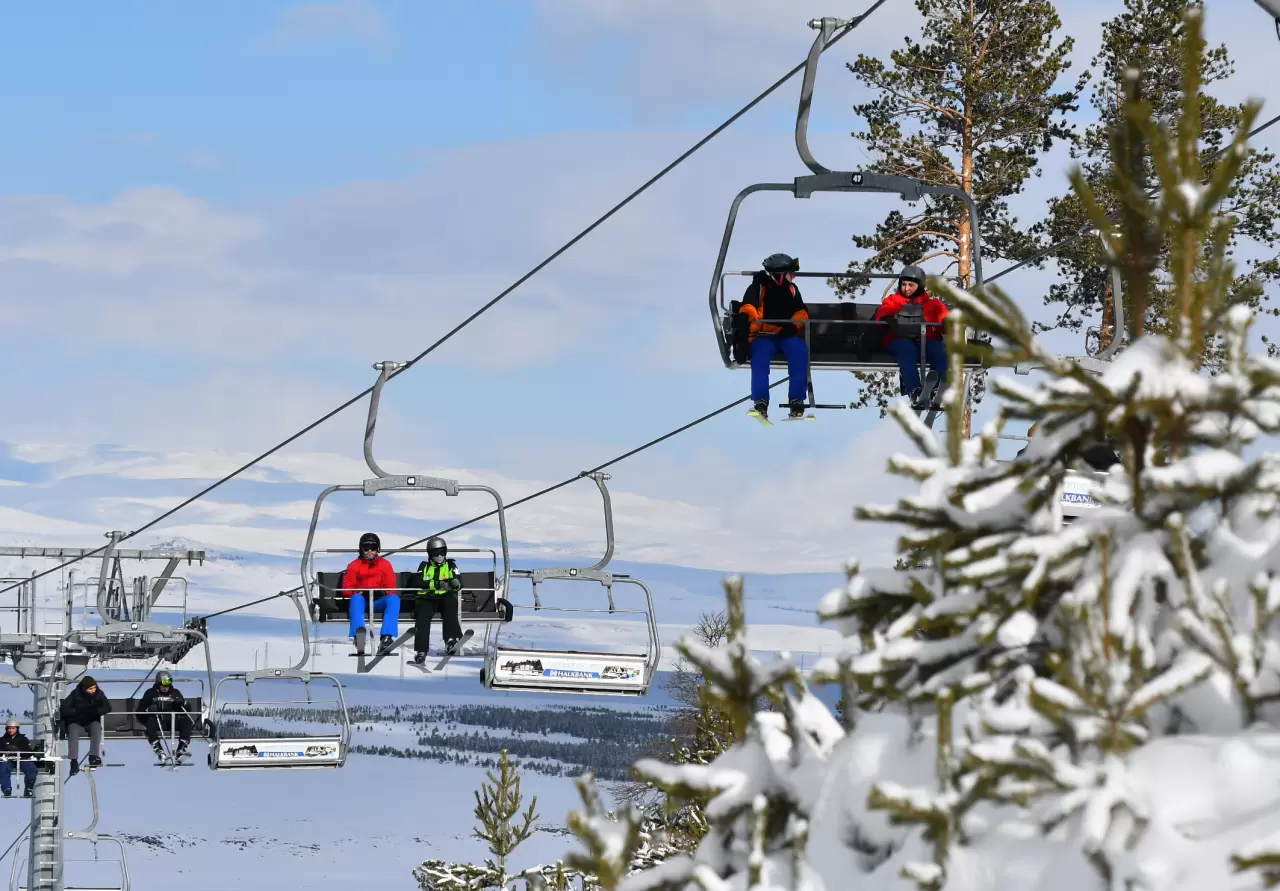 Hafta sonu akını başladı! Sarıkamış'ta pistler dolu taştı 4