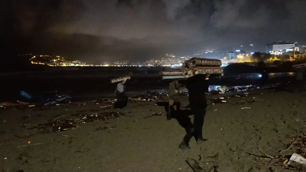 Alanya’da taşkın alarmı: Baraj kapakları açıldı, dere kenarı harabeye döndü 2