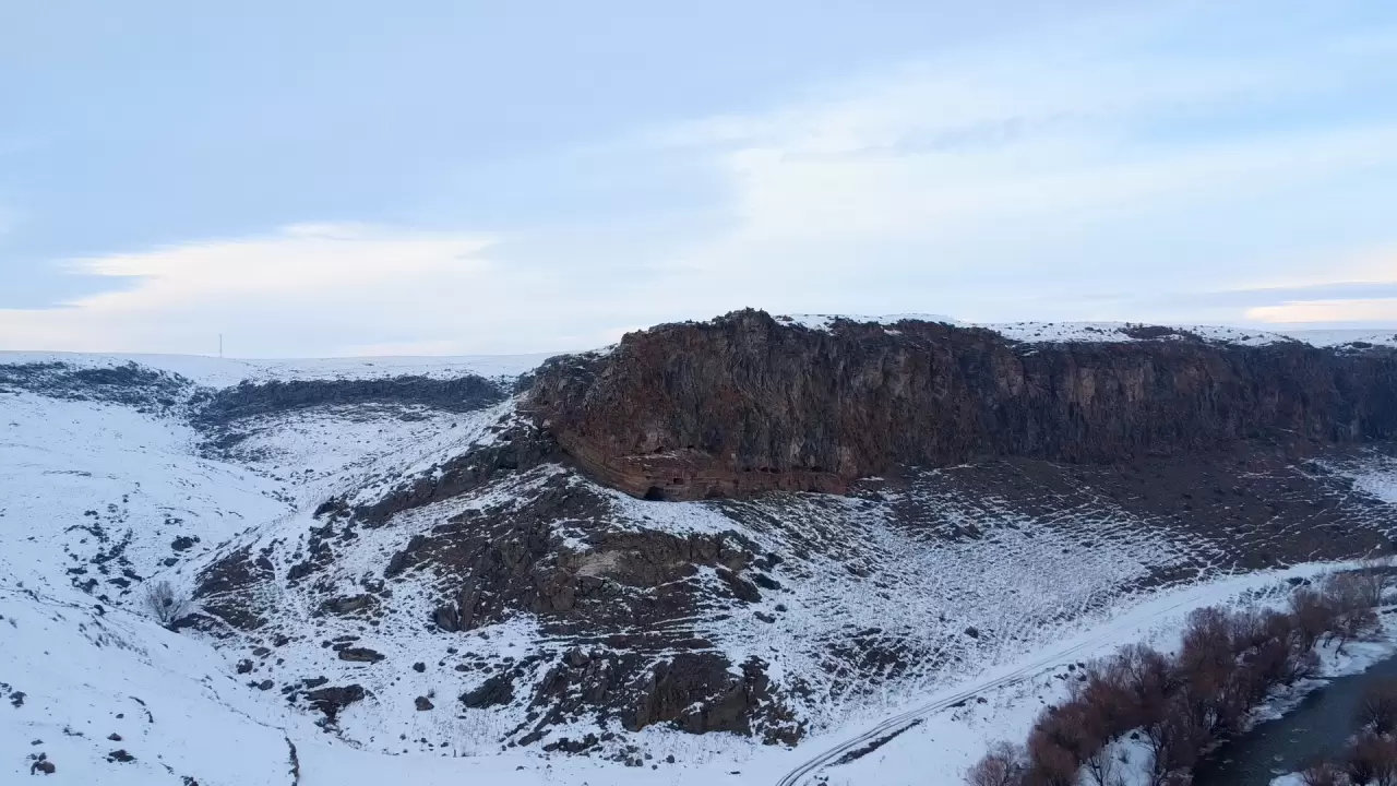 Beyaza bürünen Akyaka Kanyonu büyüledi! Ortaya kartpostallık görüntüler çıktı 1