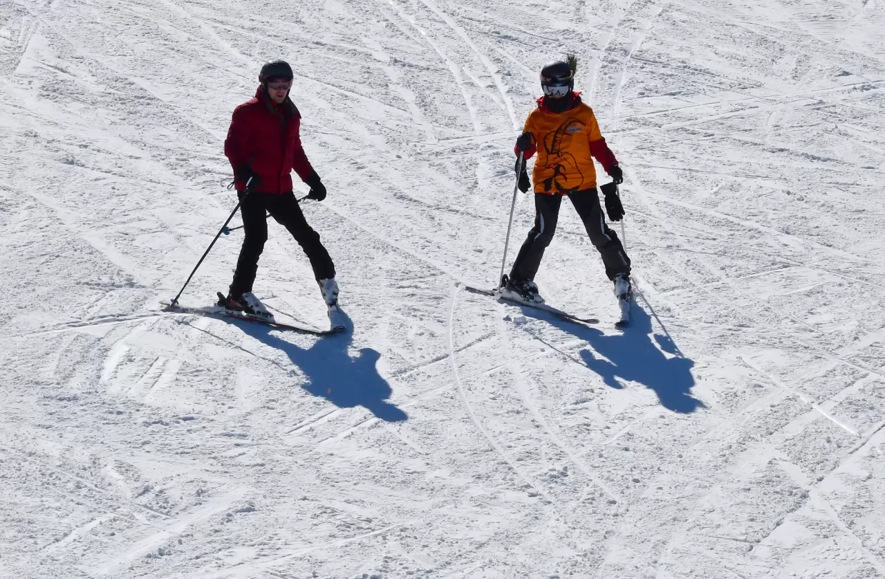 Hafta sonu akını başladı! Sarıkamış'ta pistler dolu taştı 2