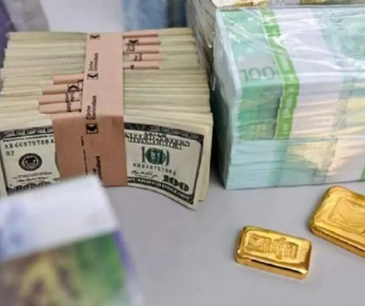 Dolar yükselişle, euro düşüşle güne başladı 2