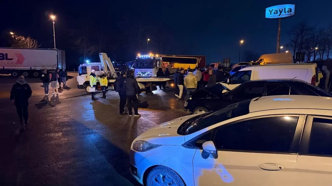 Sakarya'daki zincirleme kazada tır şoförü o anları anlattı 7