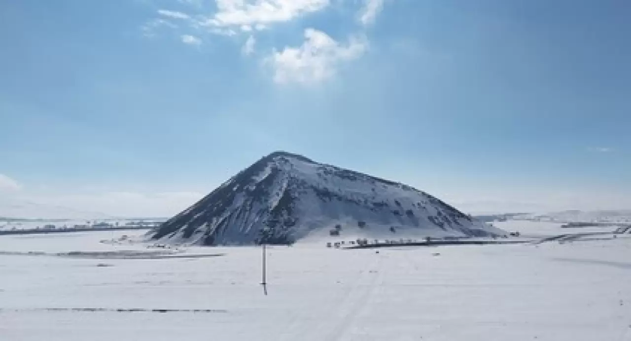 Muş Piramidi beyaz örtüyle kaplandı, eşsiz manzaralar ortaya çıktı 5