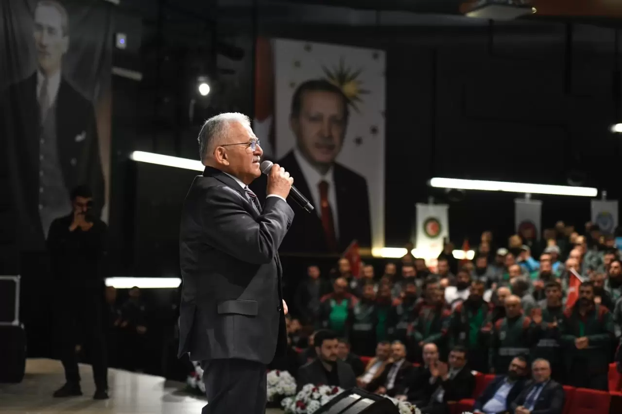 Başkan Büyükkılıç, çalışanların Toplu İş Sözleşmesi İmza Töreni’nde, sevinçlerine ortak oldu 6