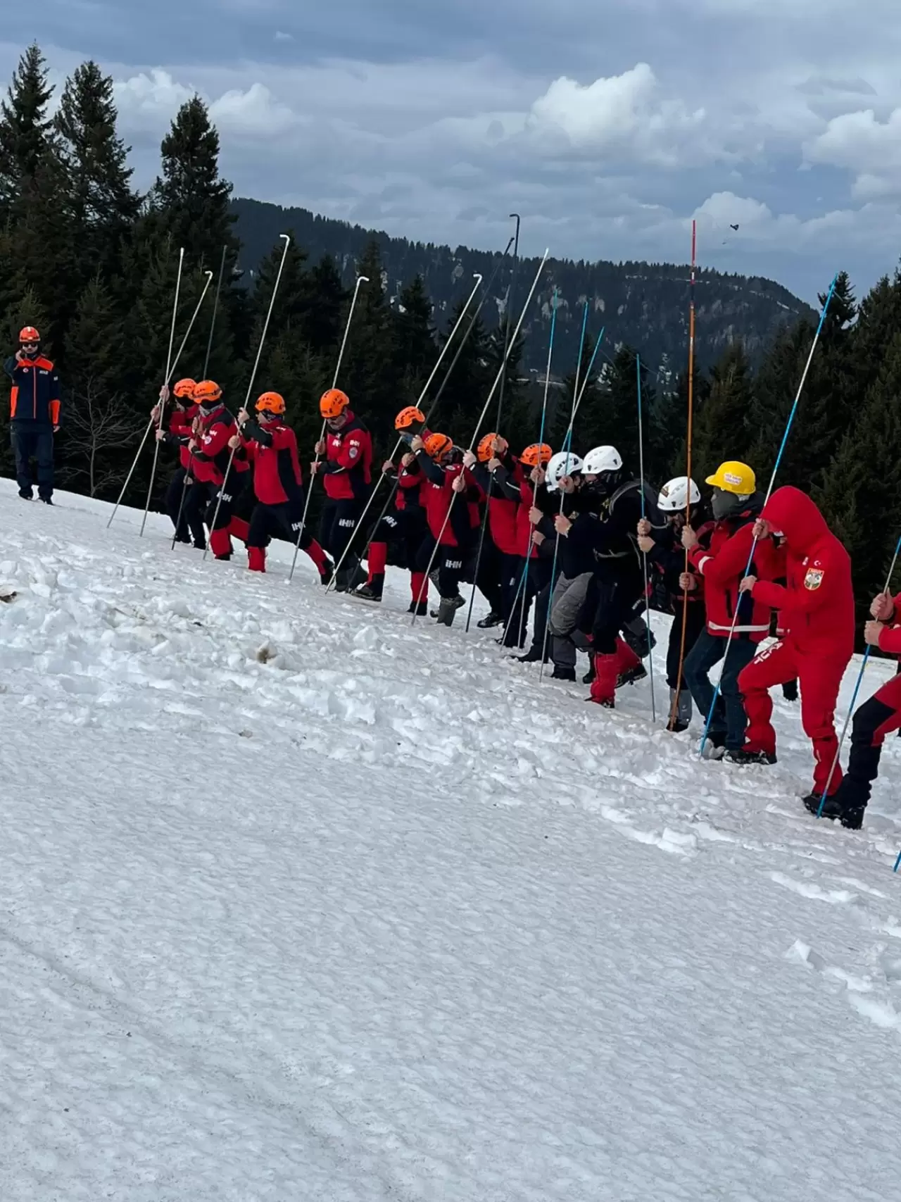 Çığ tatbikatı Giresun'da hayata geçirildi! Ekipler 3 çoban ve 50 hayvanı kurtardı 2