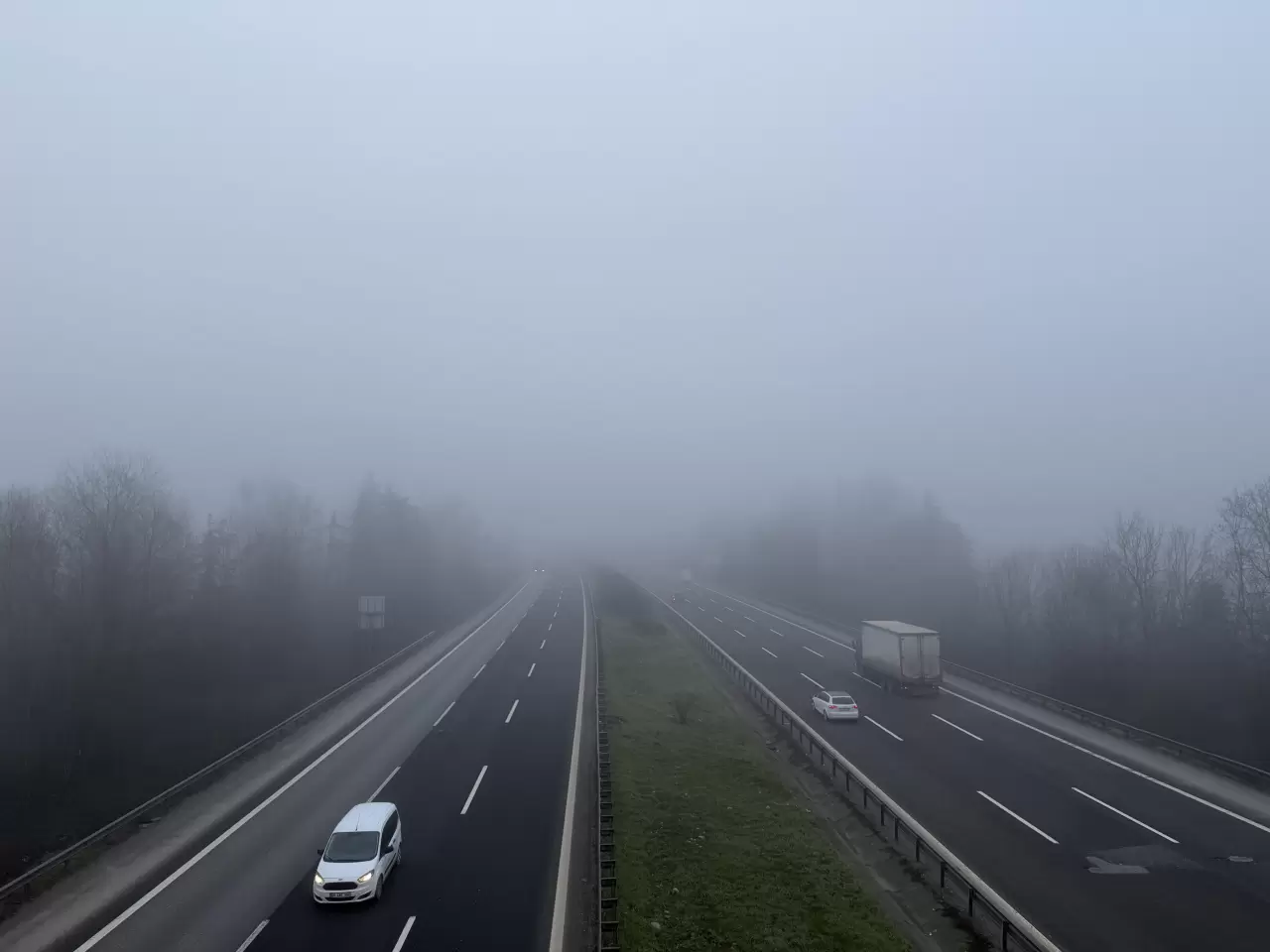 Bolu Dağı'nda sis alarmı! Görüş mesafesi 40 metreye düştü 3