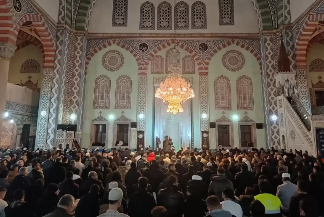 Berat Kandili tüm yurtta idrak edildi: Vatandaş 81 ilde camilere akın etti 6