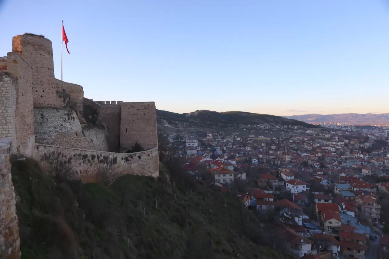 Osmanlı’dan günümüze ulaşan gelenek tarihi kalede yaşatılıyor 2