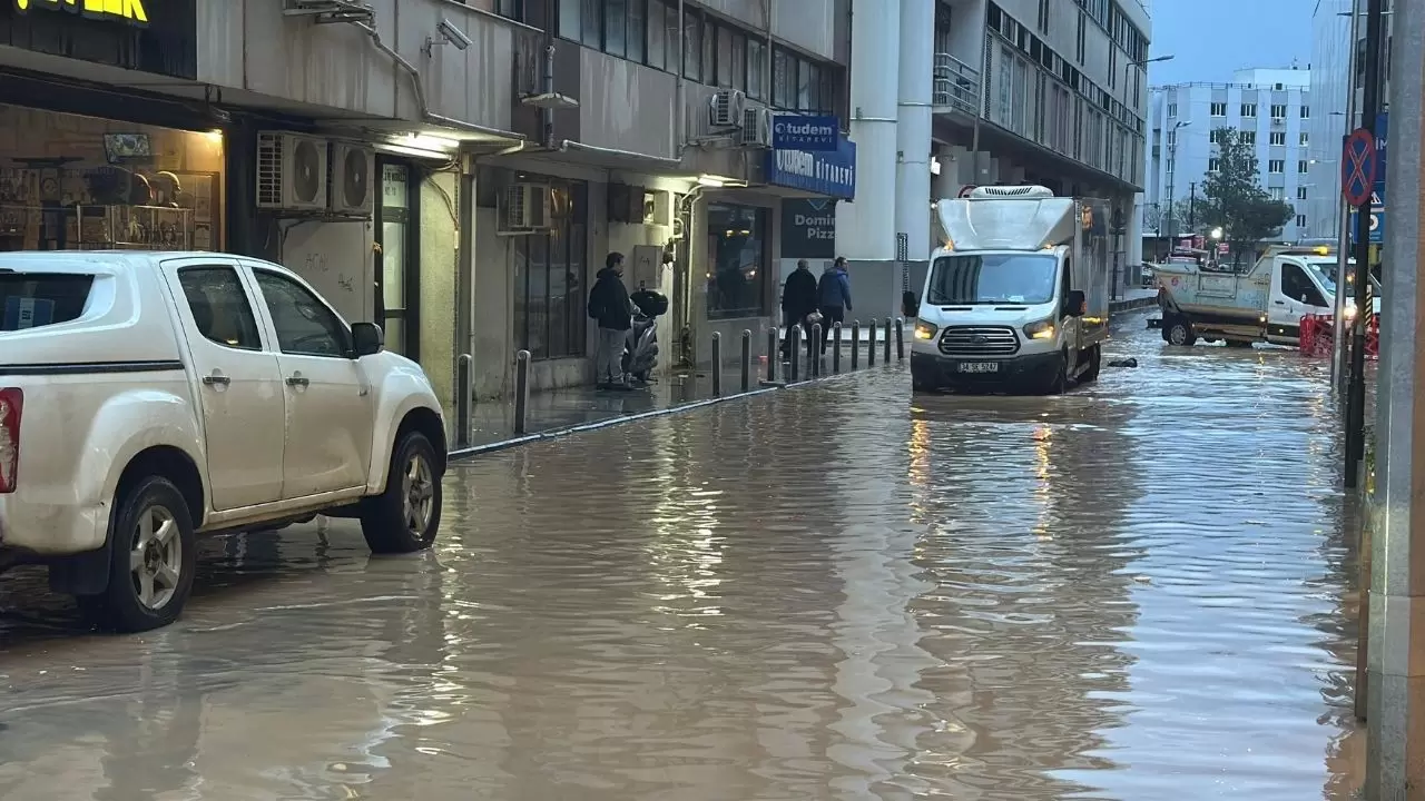 İzmir’de "Turuncu" alarm sonrası tanıdık manzara 3