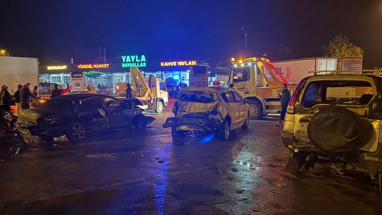 Sakarya'daki zincirleme kazada tır şoförü o anları anlattı 4