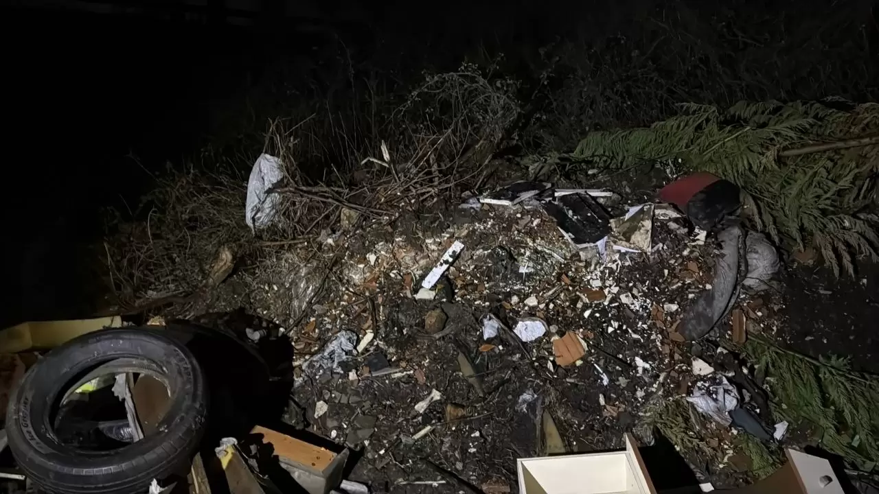 Yakılan lastikler otoyolu savaş alanına çevirdi 7