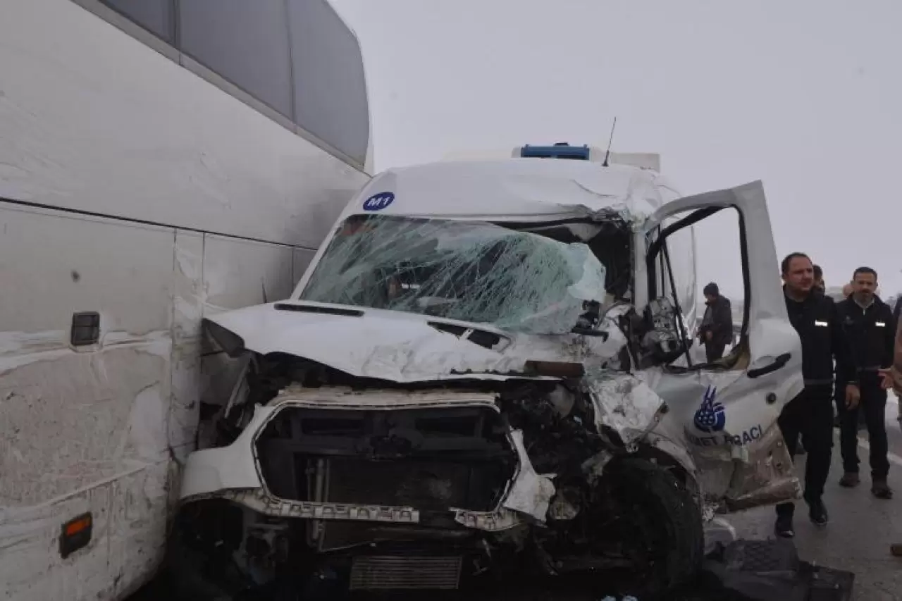 Erzurum'da katliam gibi kaza! Onlarca araç birbirine girdi: Ölü ve yaralarılar var 8