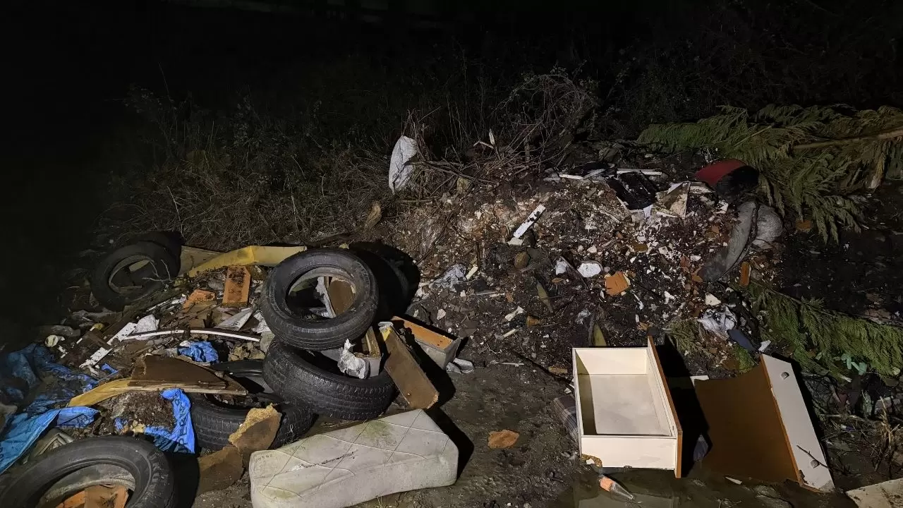 Yakılan lastikler otoyolu savaş alanına çevirdi 4