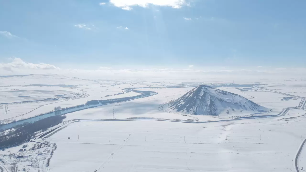 Muş Piramidi beyaz örtüyle kaplandı, eşsiz manzaralar ortaya çıktı 4