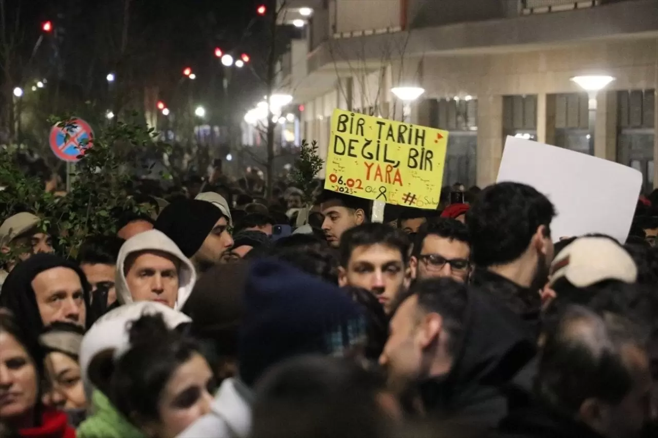 11 ilde sessiz yürüyüş, tek yürek dua: 6 Şubat unutulmadı 17